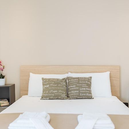 Politeama Luxury Suites ปาแลร์โม ภายนอก รูปภาพ