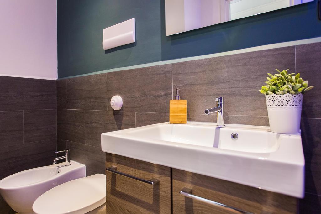 Politeama Luxury Suites ปาแลร์โม ภายนอก รูปภาพ