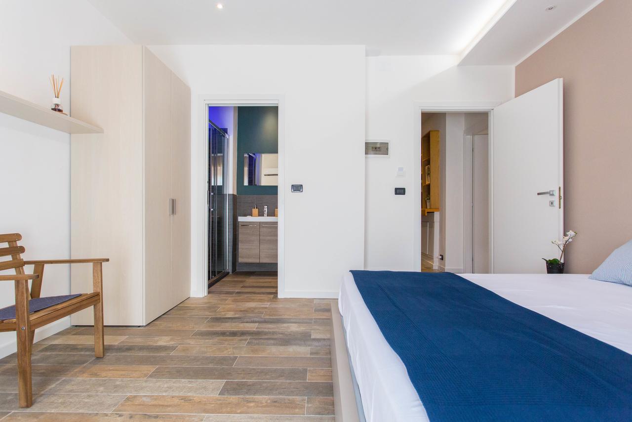 Politeama Luxury Suites ปาแลร์โม ภายนอก รูปภาพ