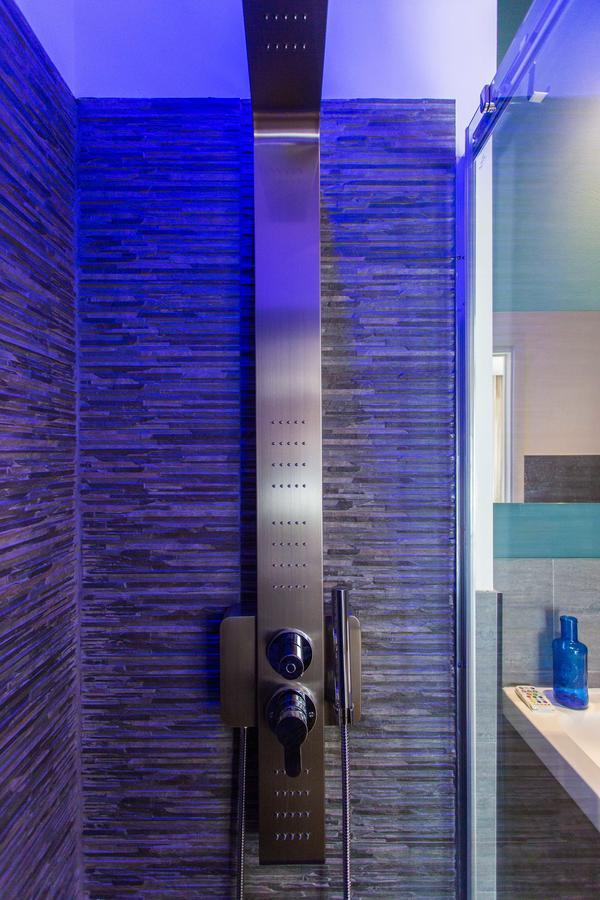 Politeama Luxury Suites ปาแลร์โม ภายนอก รูปภาพ