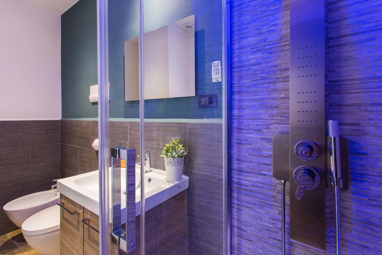 Politeama Luxury Suites ปาแลร์โม ภายนอก รูปภาพ