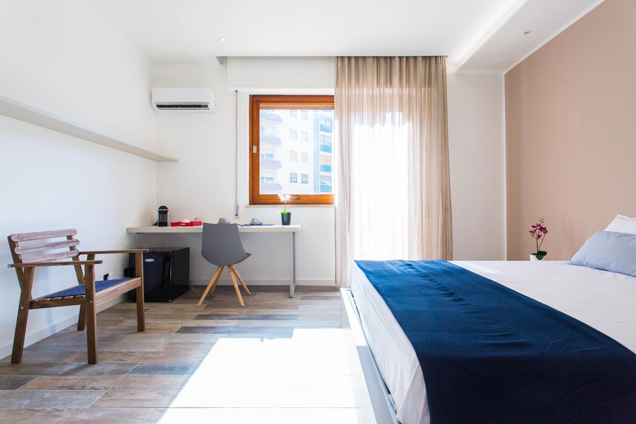 Politeama Luxury Suites ปาแลร์โม ภายนอก รูปภาพ