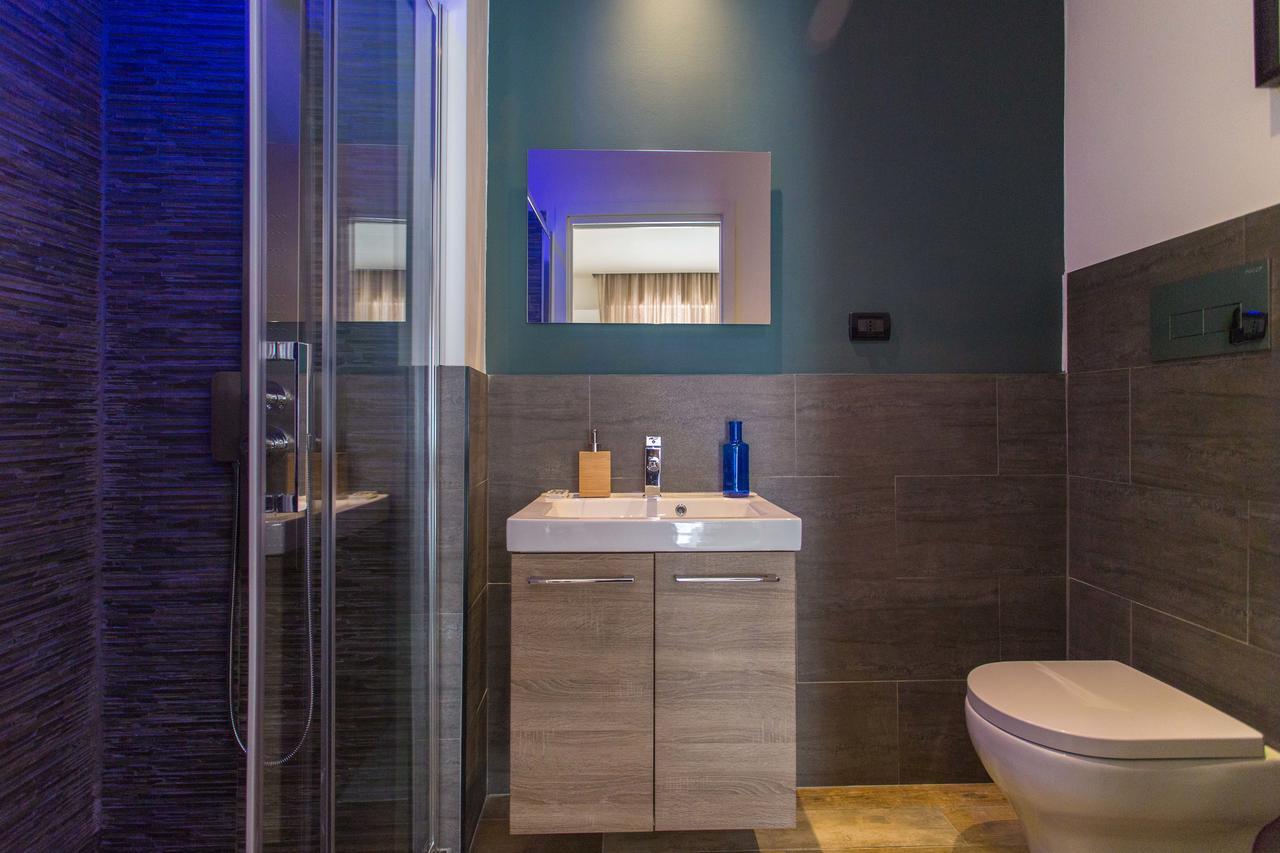 Politeama Luxury Suites ปาแลร์โม ภายนอก รูปภาพ