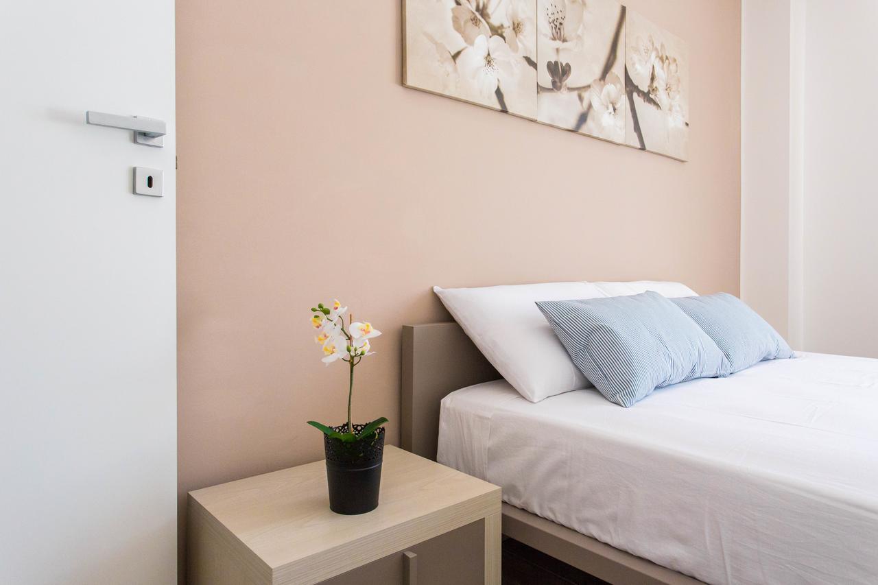 Politeama Luxury Suites ปาแลร์โม ภายนอก รูปภาพ