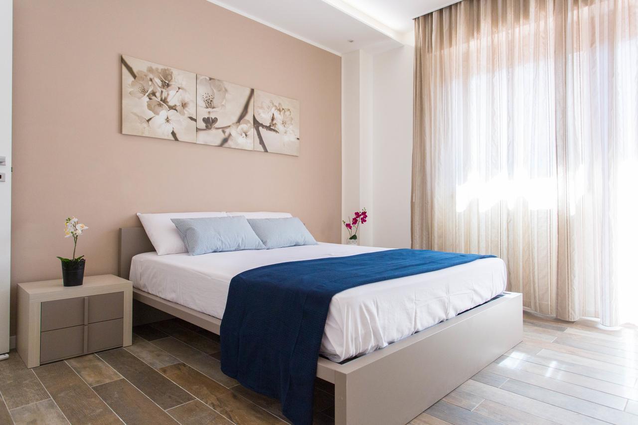 Politeama Luxury Suites ปาแลร์โม ภายนอก รูปภาพ