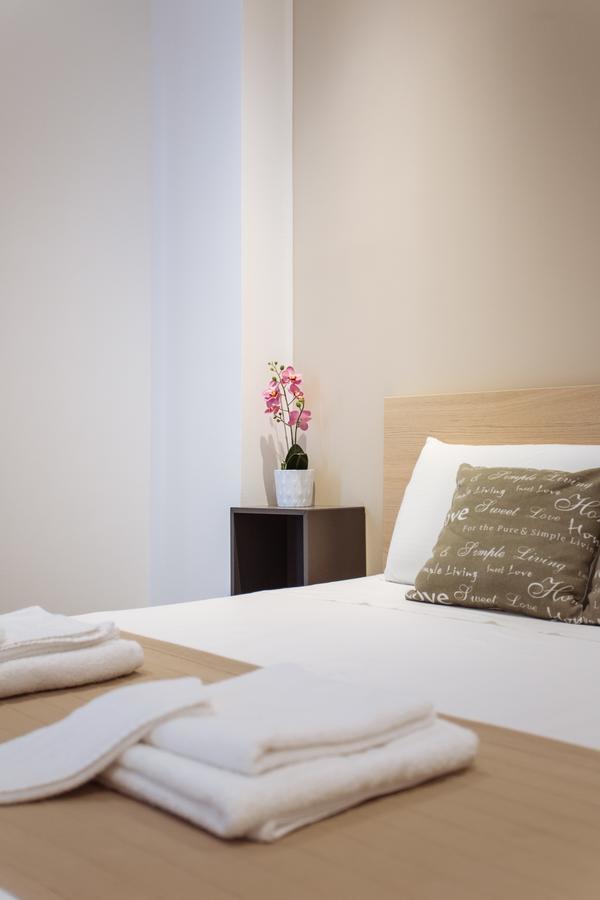 Politeama Luxury Suites ปาแลร์โม ภายนอก รูปภาพ