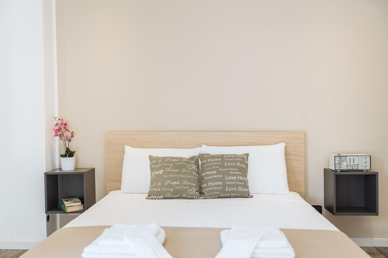 Politeama Luxury Suites ปาแลร์โม ภายนอก รูปภาพ
