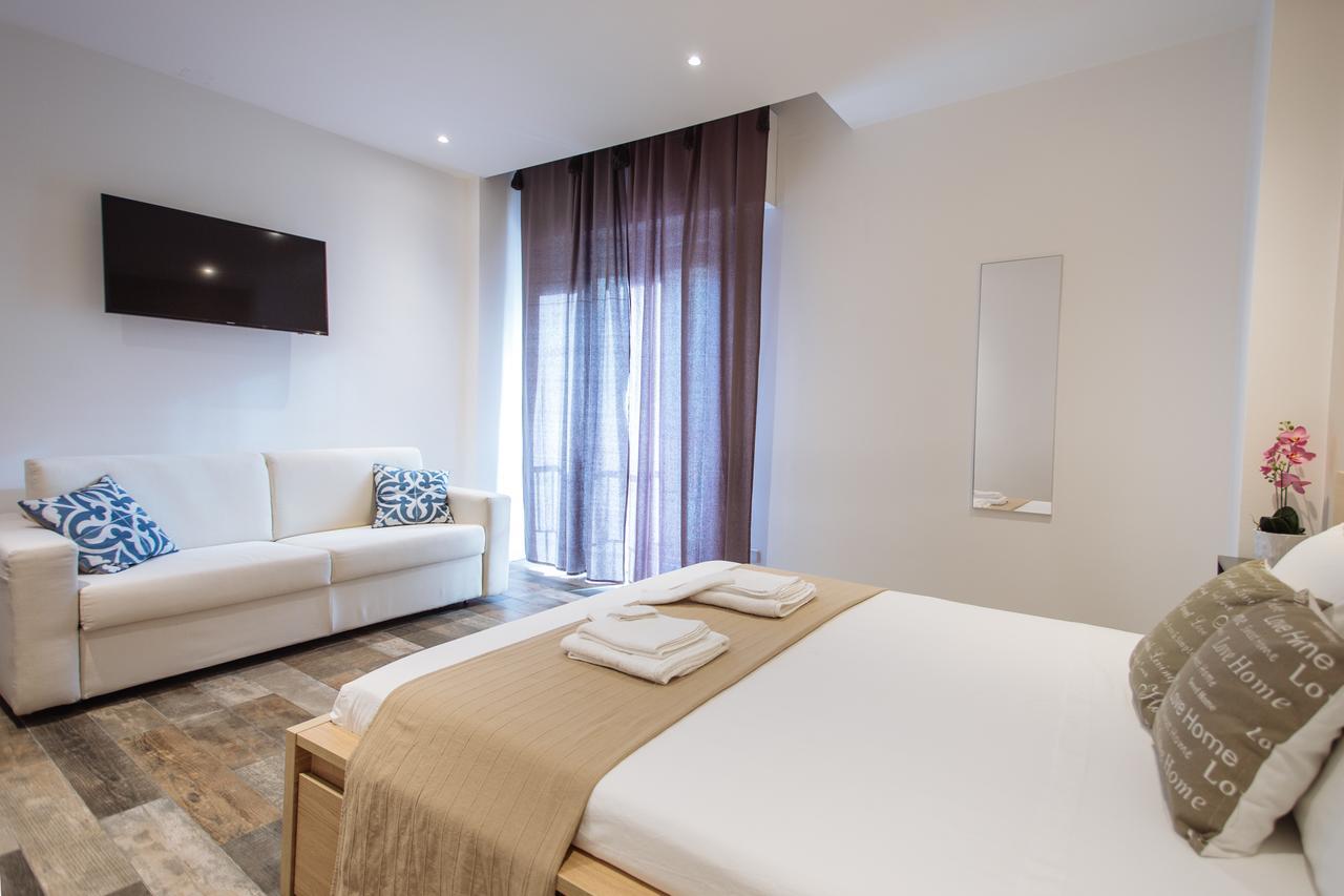 Politeama Luxury Suites ปาแลร์โม ภายนอก รูปภาพ