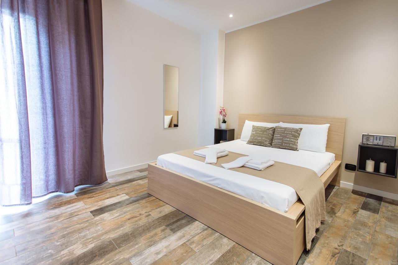 Politeama Luxury Suites ปาแลร์โม ภายนอก รูปภาพ